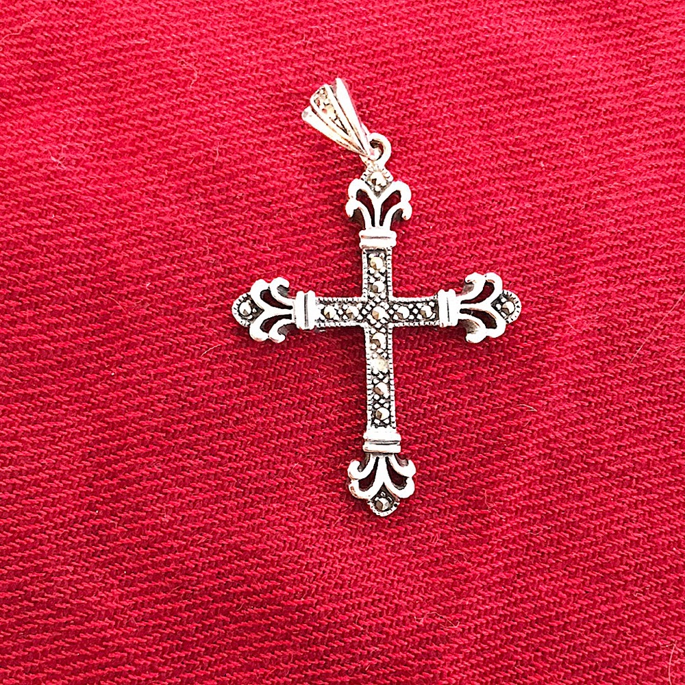 Sterling Silver & Marcasite Cross.  Vintage.  The Detail is EXTRAORDINARY